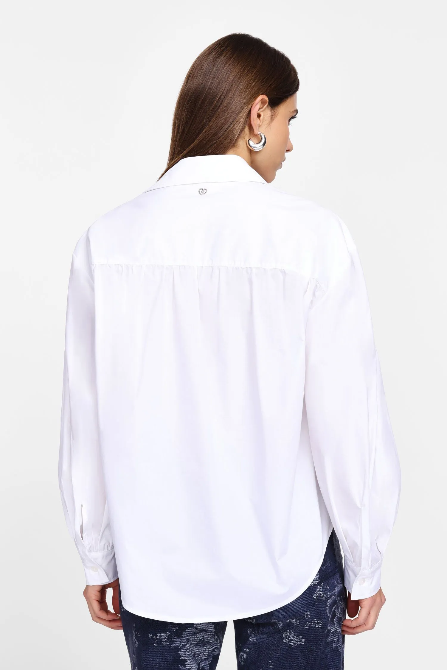  Camicia con colletto classico e maniche volume 