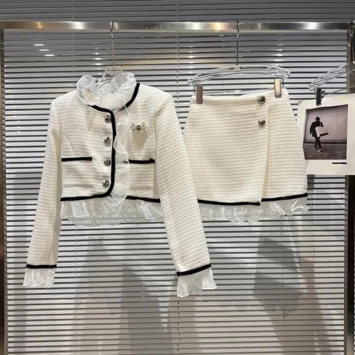 High Street Newest 2023 Designer Runway Set Completo da donna Gonna con giacca con bordo pieghettato in rete