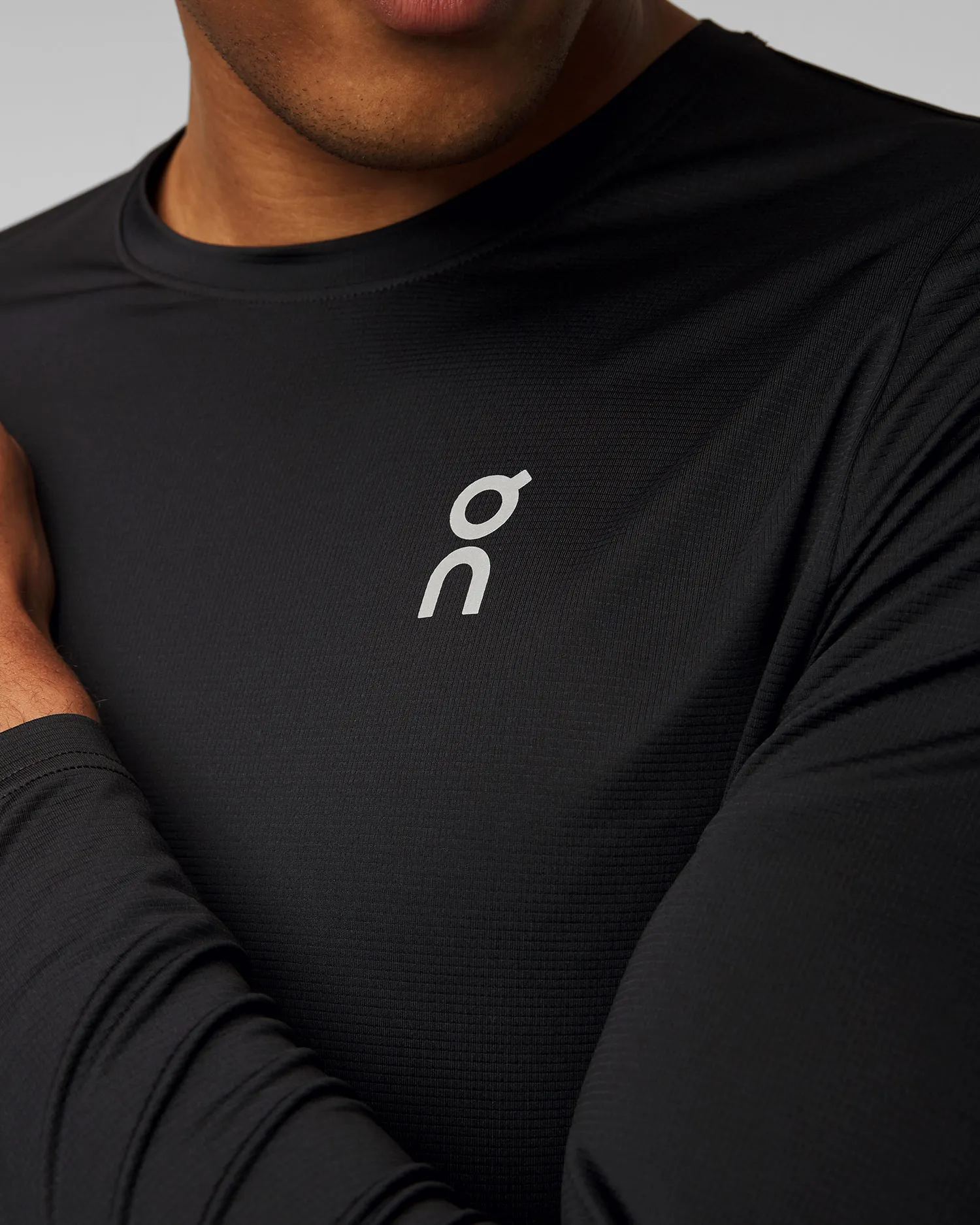 Maglietta a maniche lunghe da uomo On Running Core Long-T 1ME10750553-black