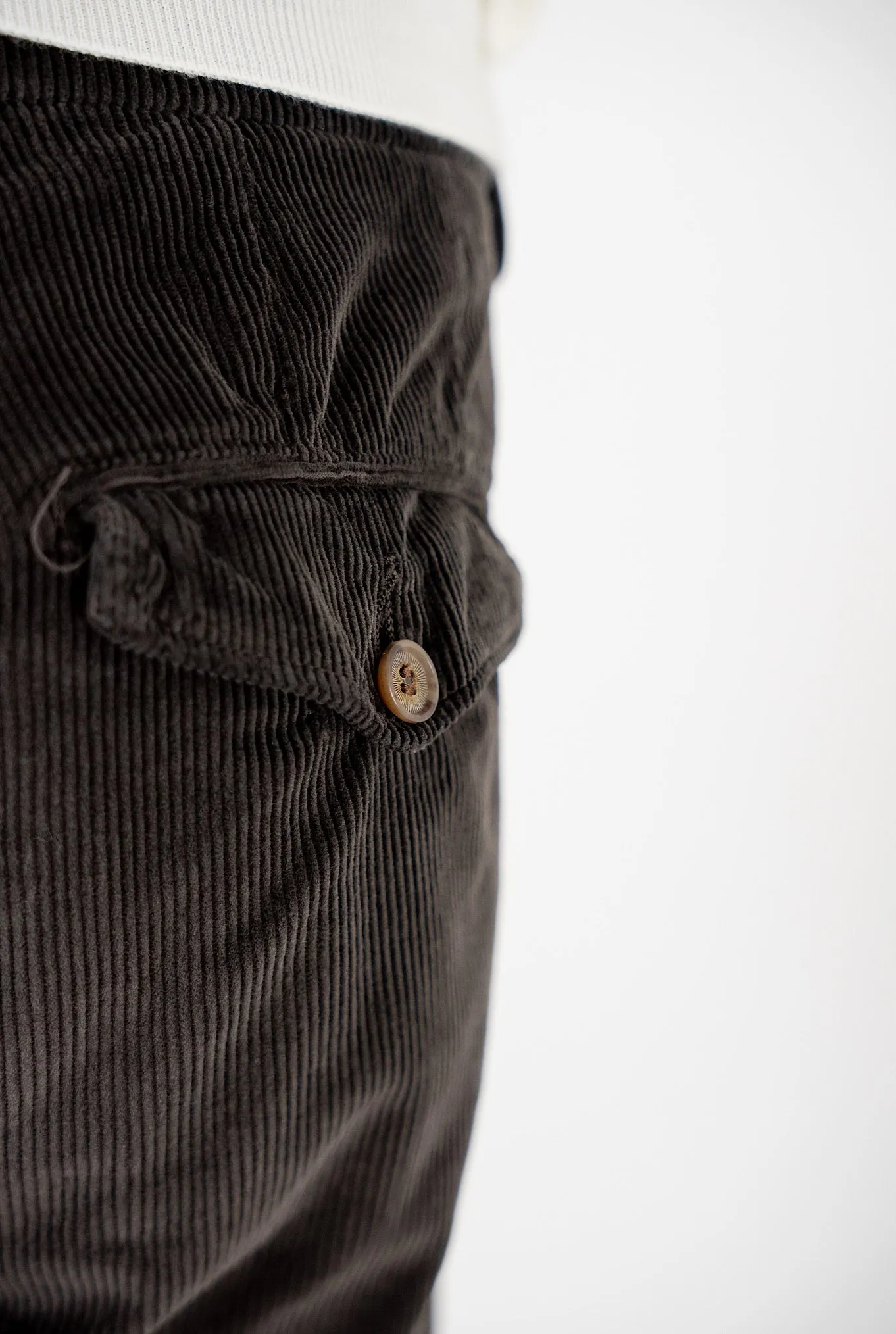 MYTHS Pantaloni Velluto Lavato Testa di Moro