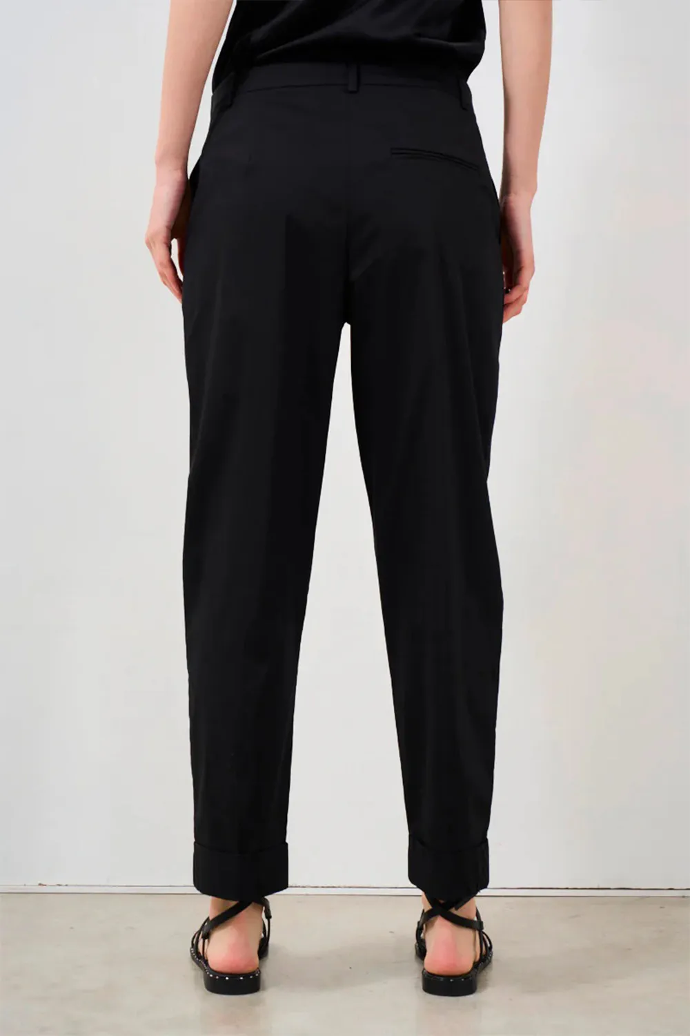 Pantalone con Balza su Fondo Gamba