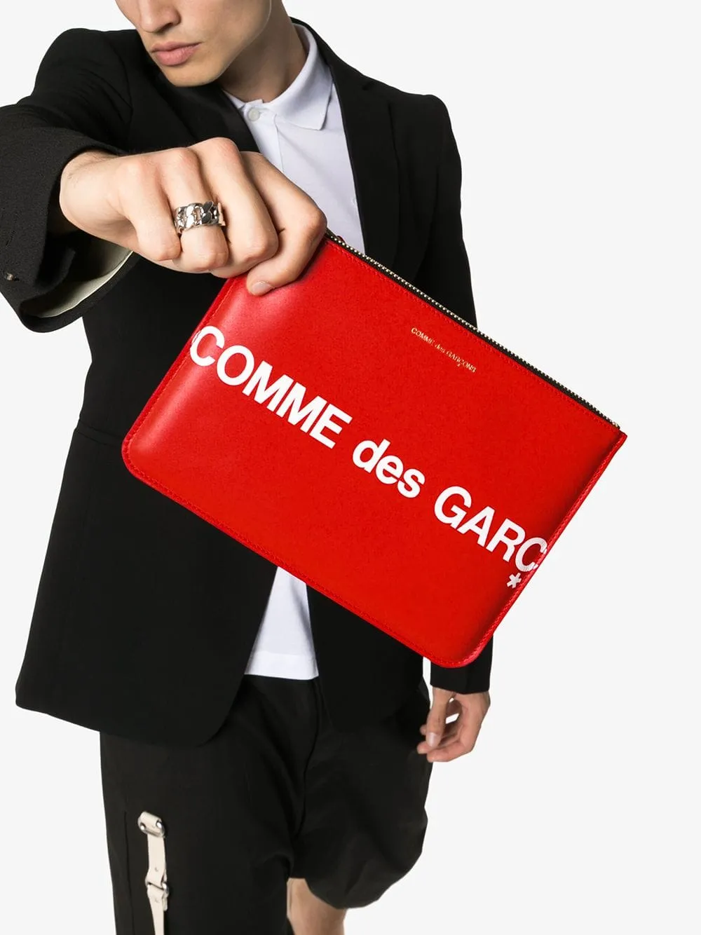 pochette grande con zip e logo