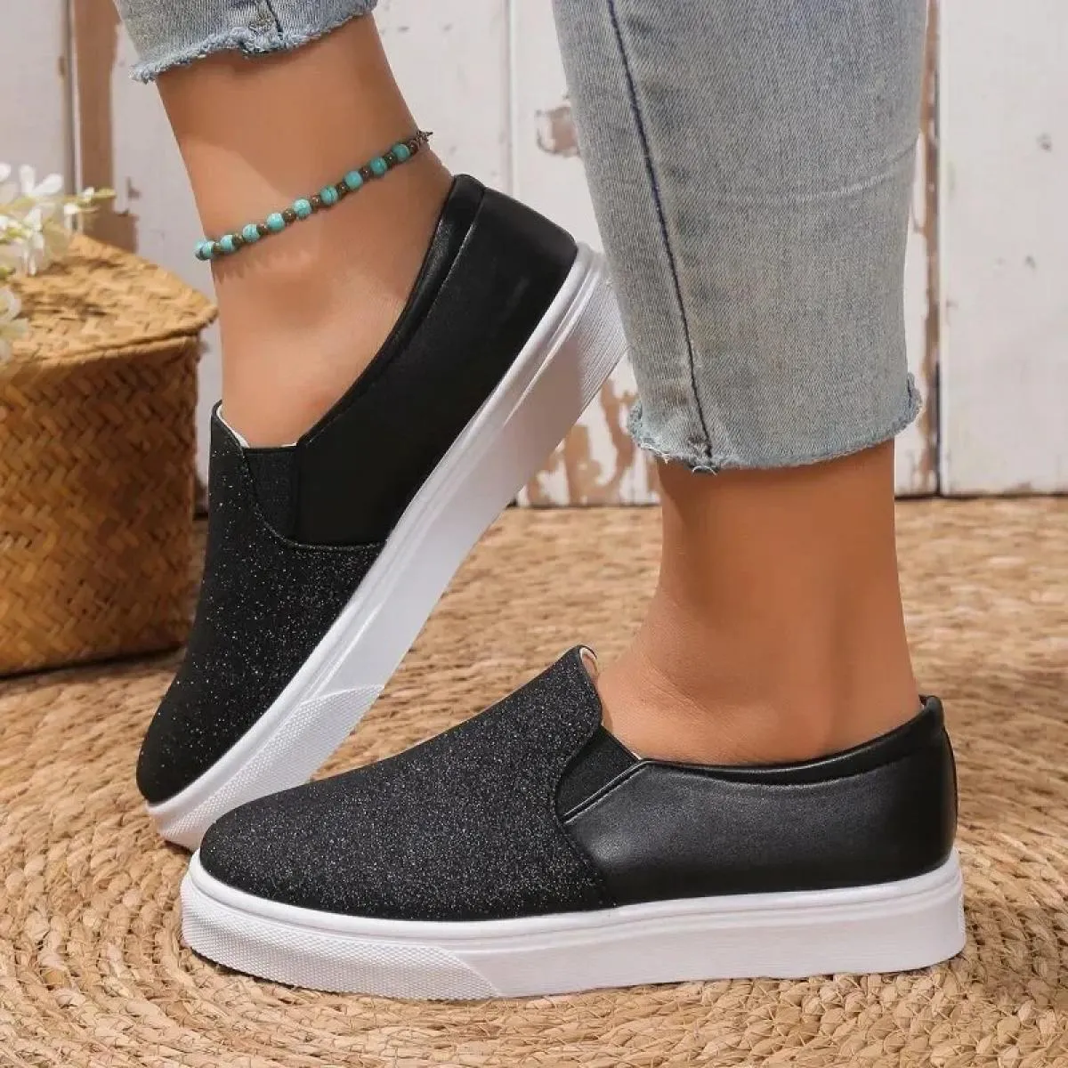 Scarpe da ginnastica da donna Scarpe in pelle Tendenza primaverile Scarpe da ginnastica casual Donna Nuova moda Comfort Slip on