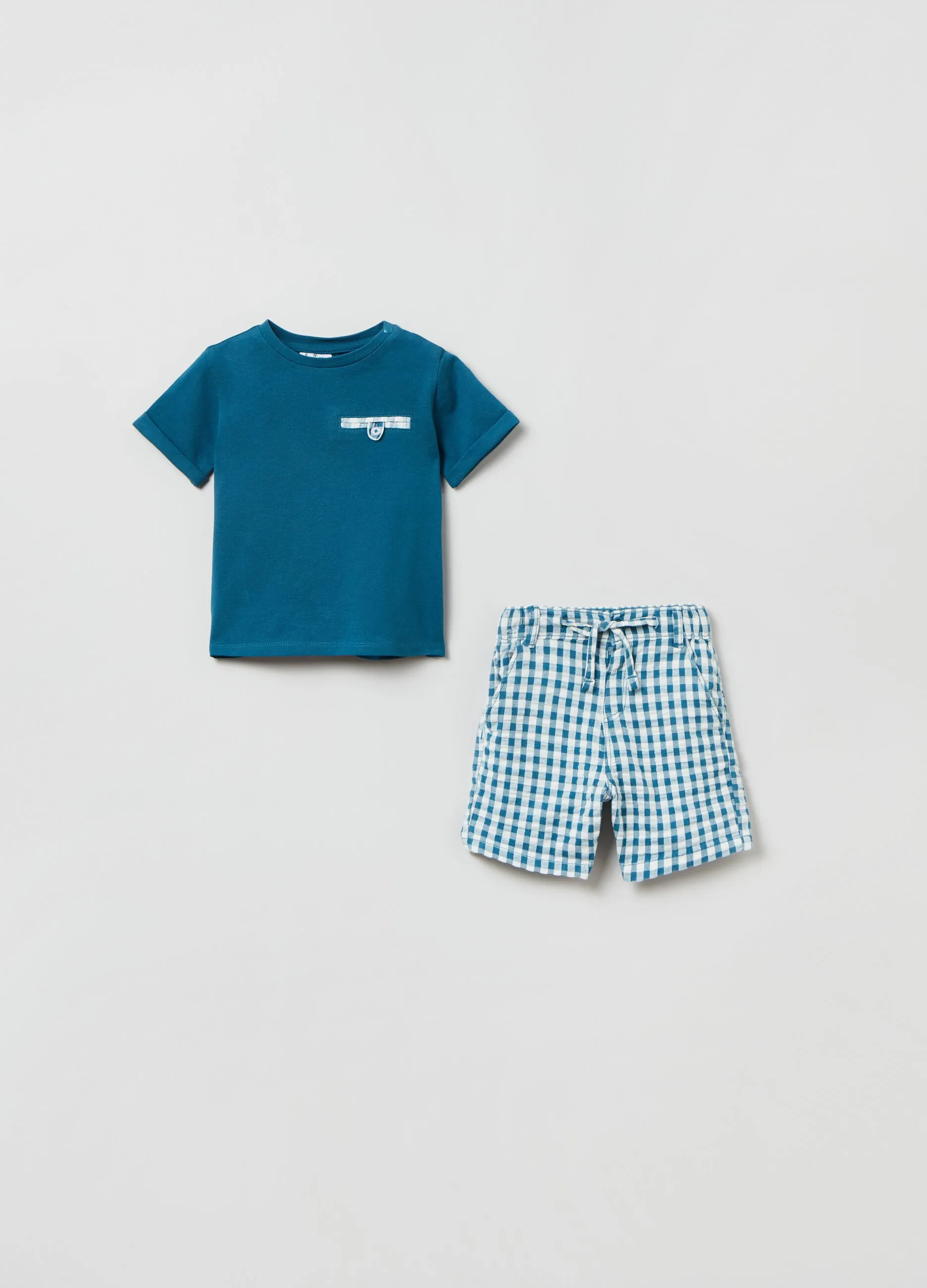 Set t-shirt in piquet e shorts in cotone goffrato