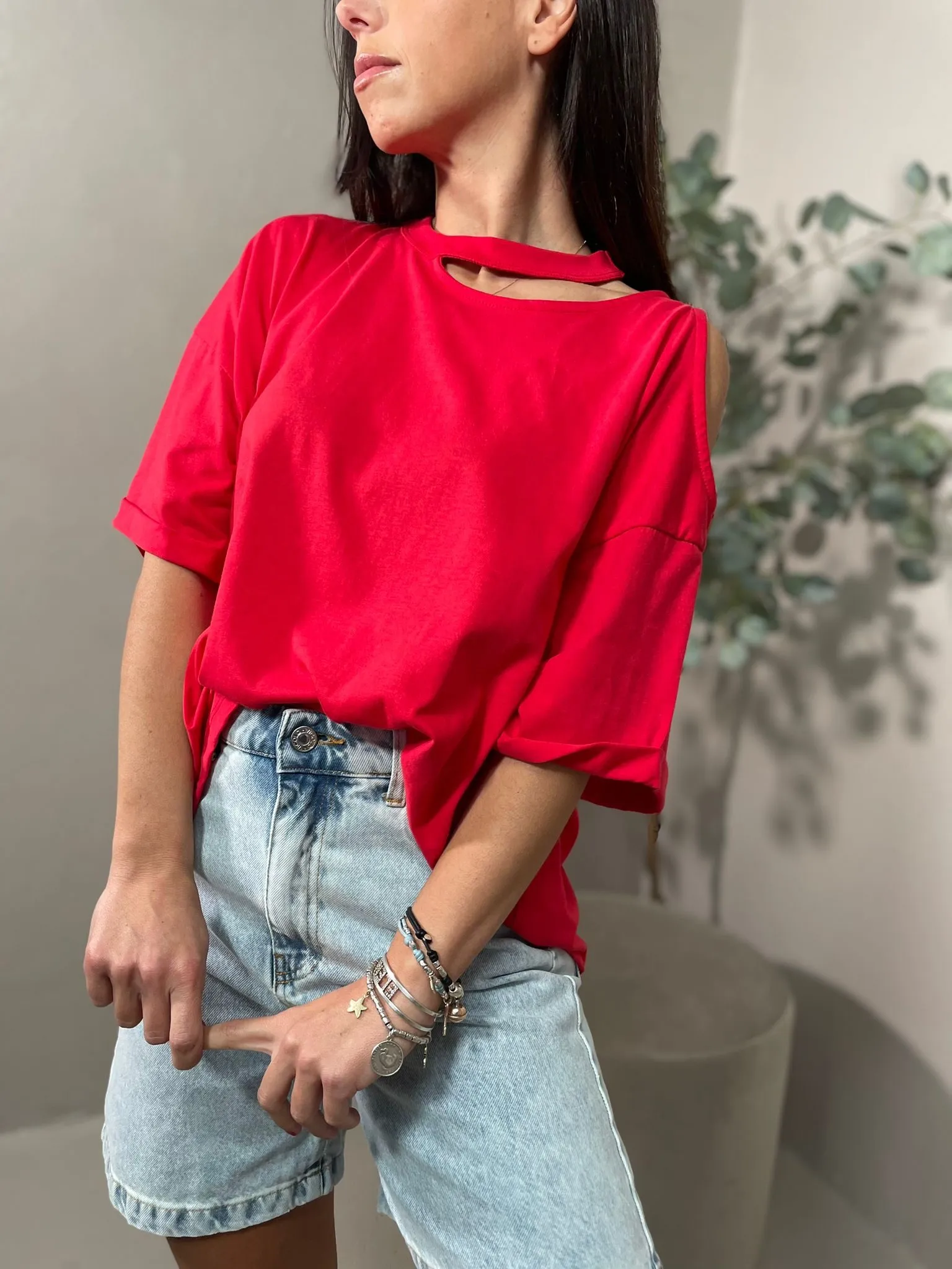 T-Shirt Cut Out Rossa Vicolo