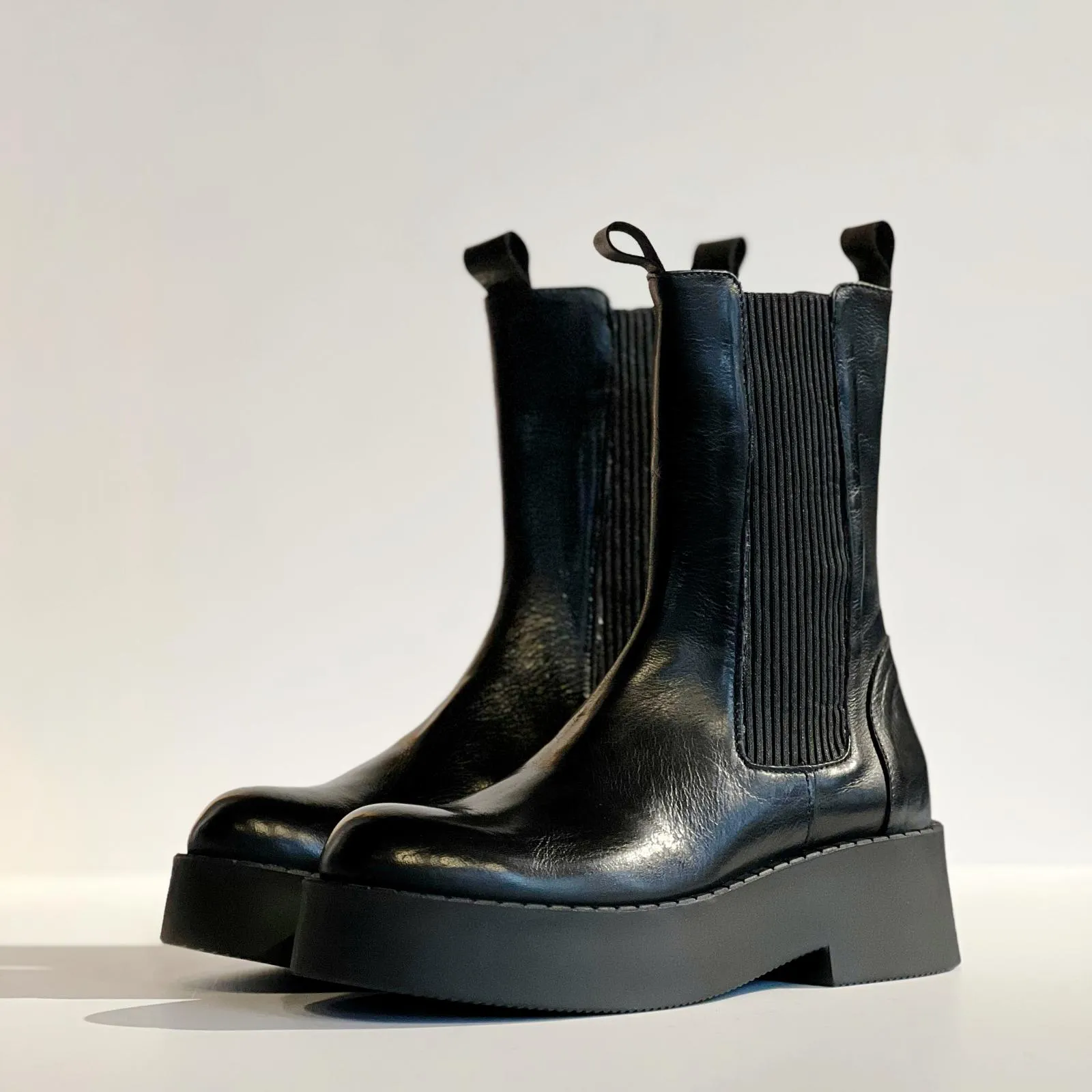 W4-AROA21 Beatles Nero Woman  